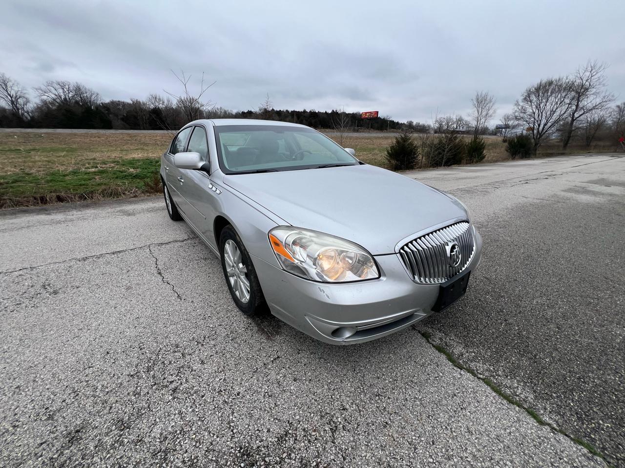 Buick Lucerne CXL 2011