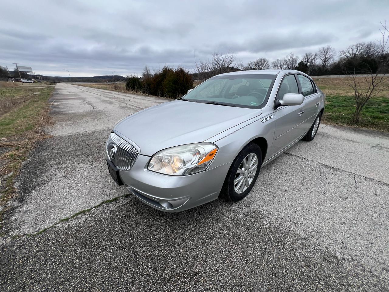 Buick Lucerne CXL 2011
