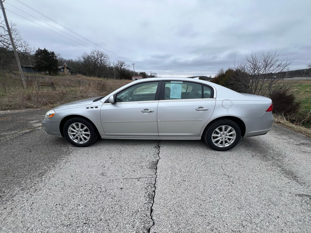 Buick Lucerne CXL 2011