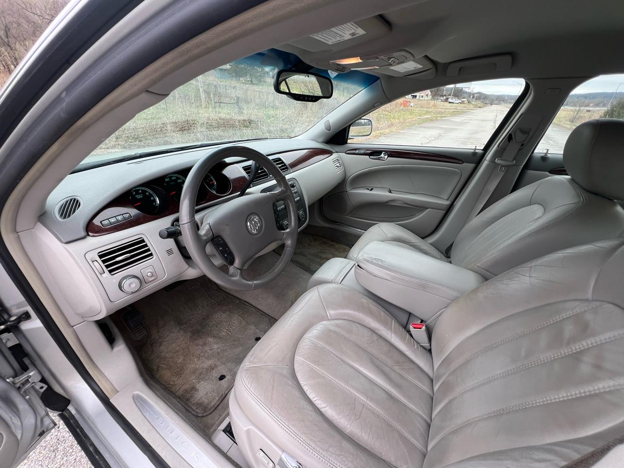 Buick Lucerne CXL 2011