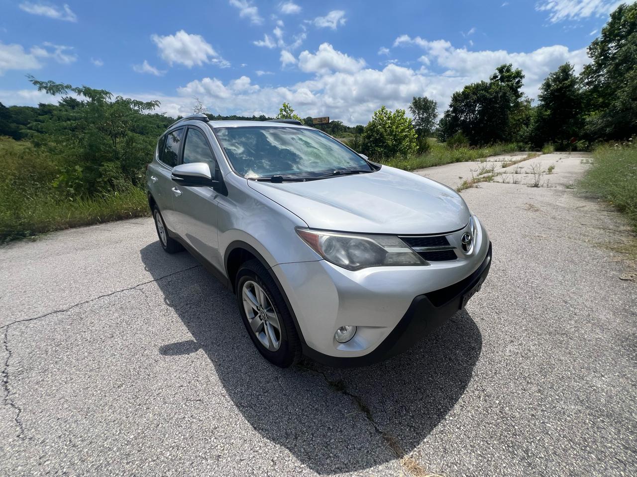 Toyota RAV4 XLE FWD 2015