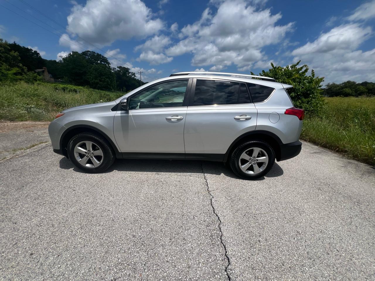 Toyota RAV4 XLE FWD 2015