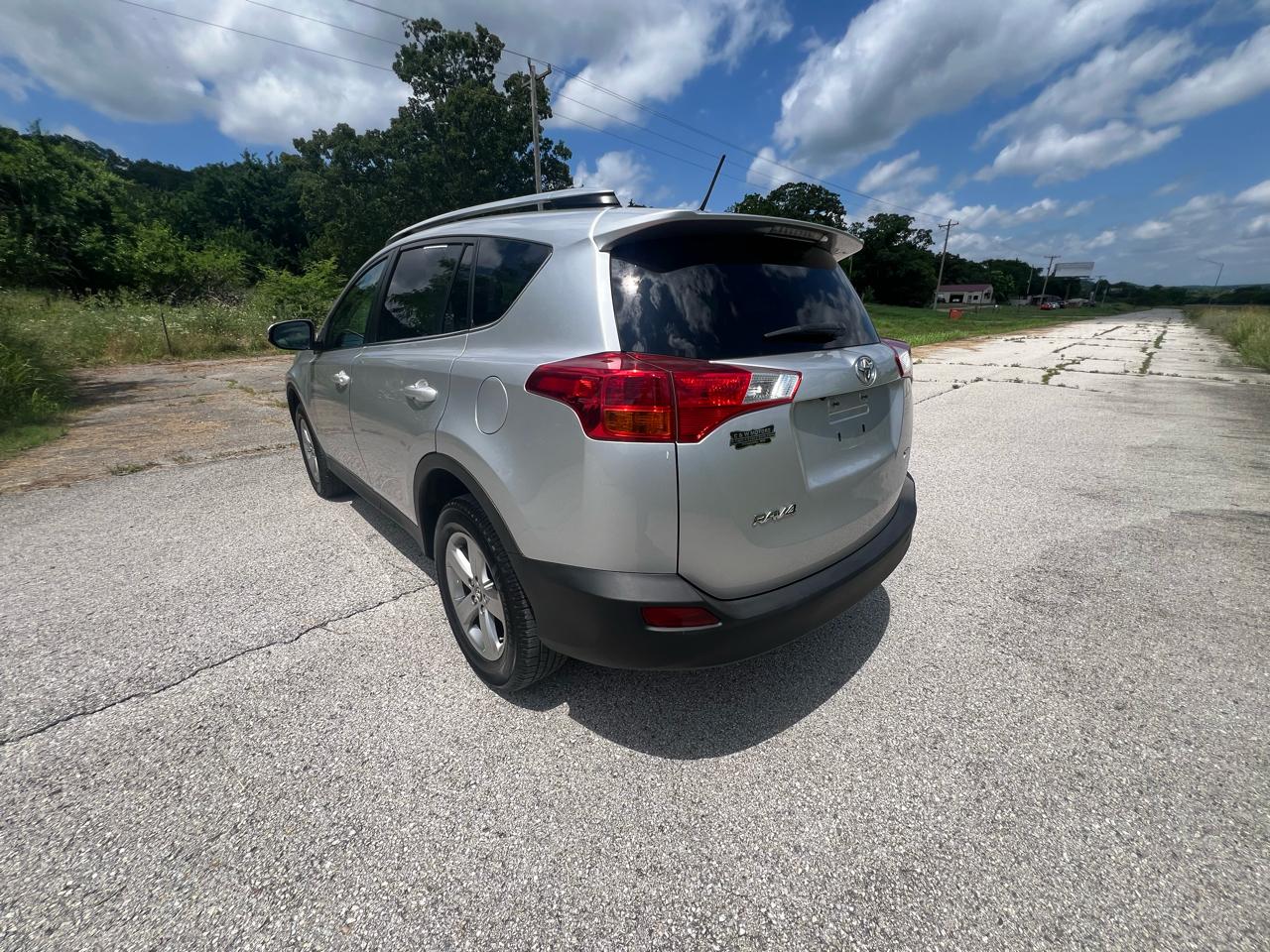 Toyota RAV4 XLE FWD 2015
