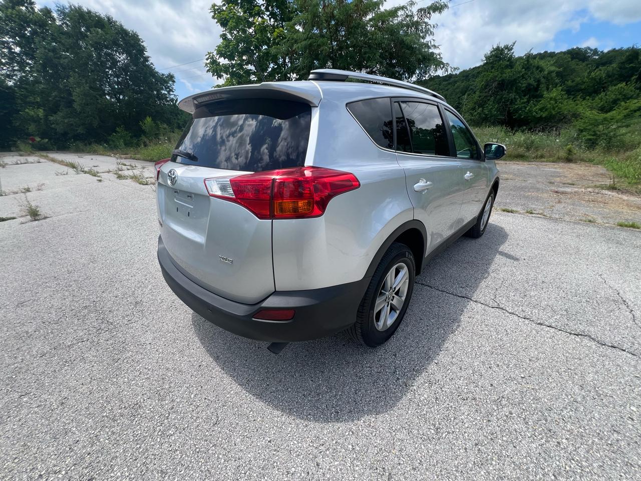 Toyota RAV4 XLE FWD 2015