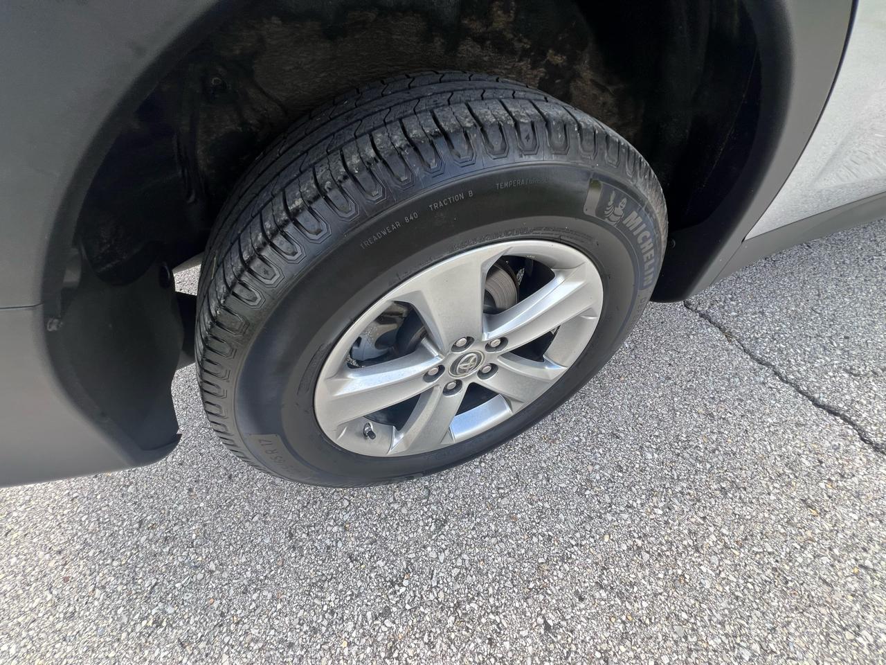 Toyota RAV4 XLE FWD 2015