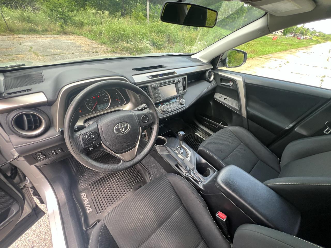 Toyota RAV4 XLE FWD 2015