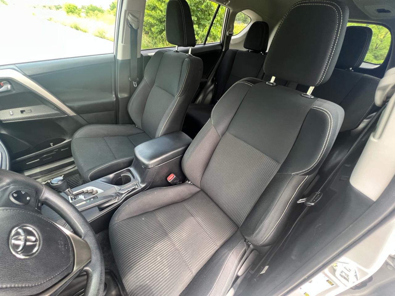 Toyota RAV4 XLE FWD 2015
