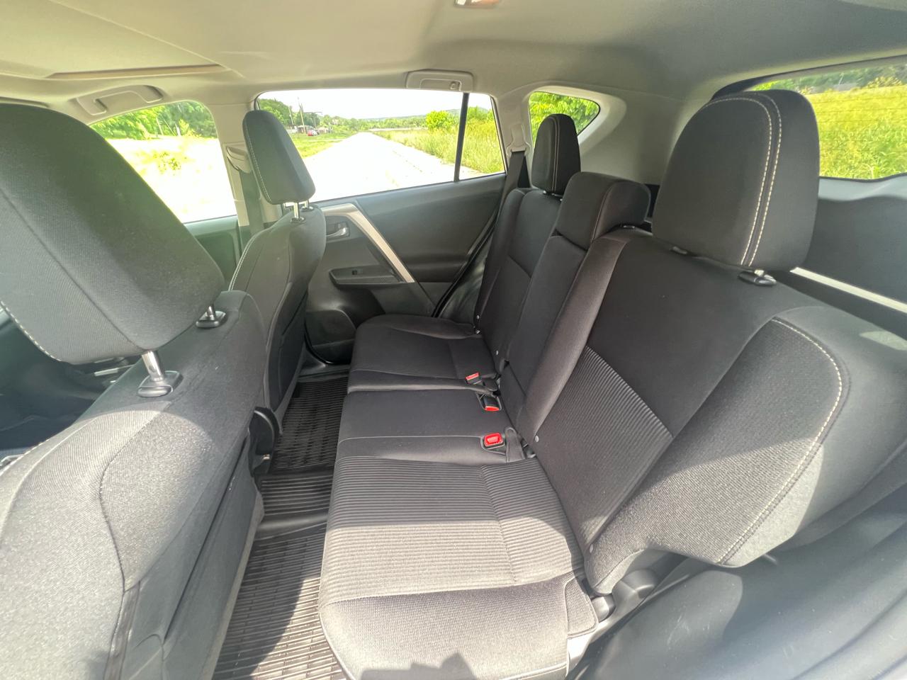 Toyota RAV4 XLE FWD 2015