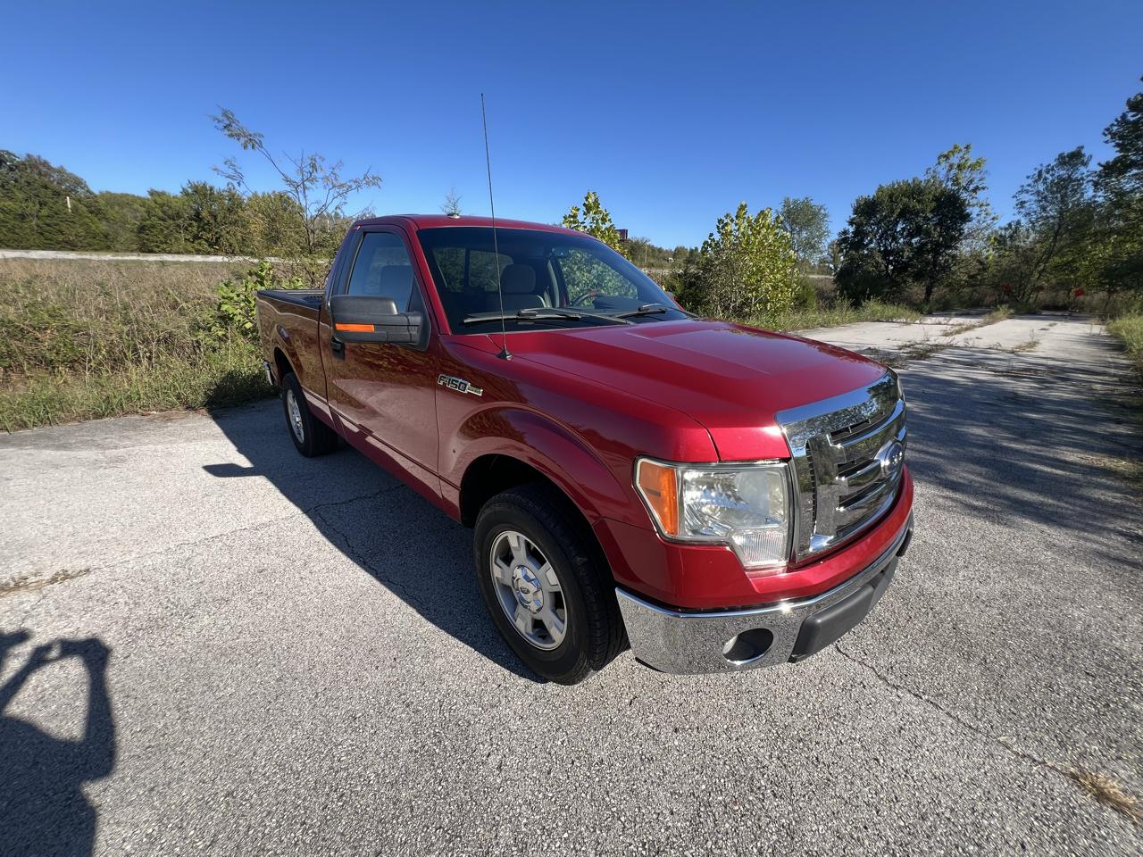 Ford F-150 photo 2
