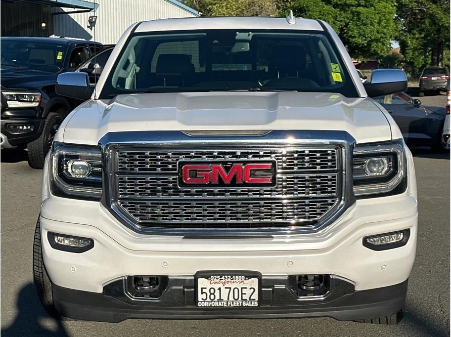GMC Sierra 1500 Denali Crew Cab Long Box 4WD 2017