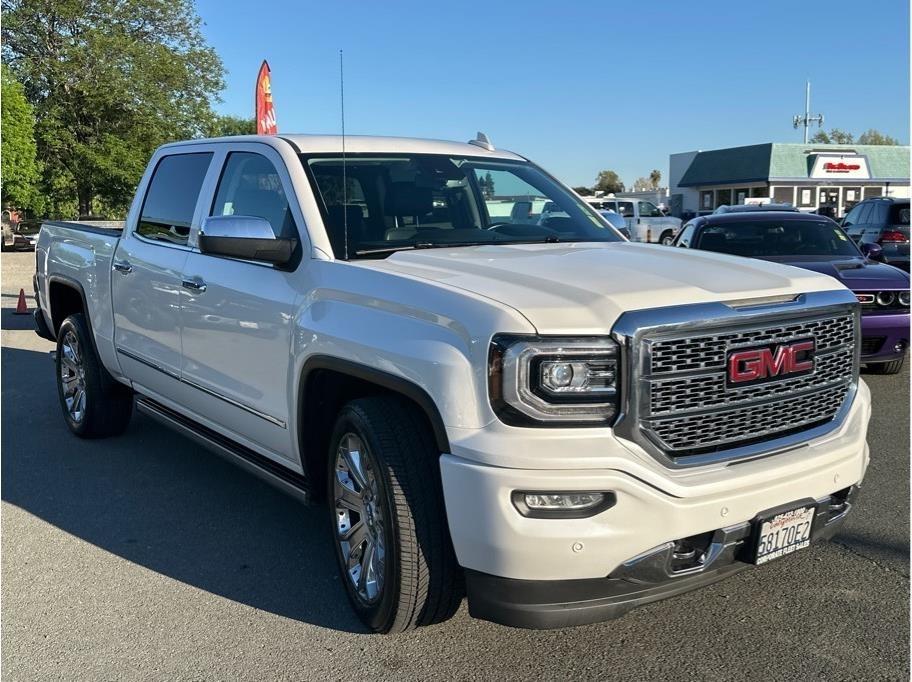 GMC Sierra 1500 Denali Crew Cab Long Box 4WD 2017