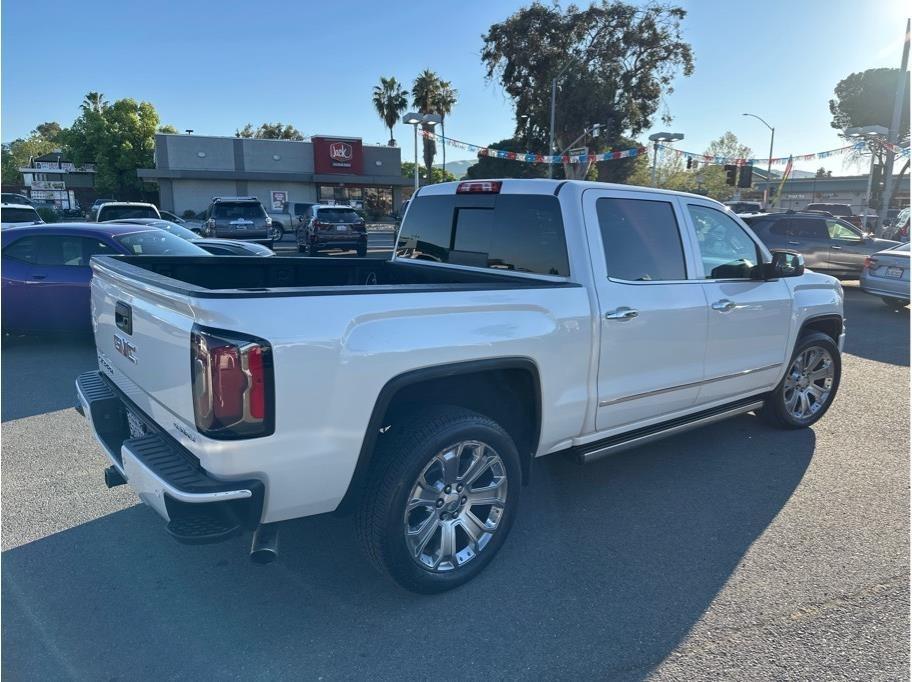 GMC Sierra 1500 Denali Crew Cab Long Box 4WD 2017