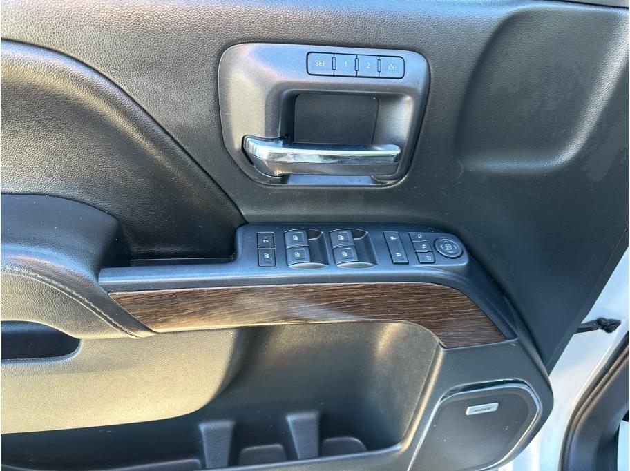 GMC Sierra 1500 Denali Crew Cab Long Box 4WD 2017