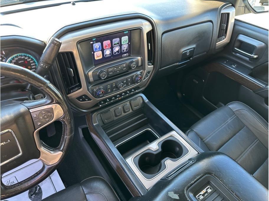 GMC Sierra 1500 Denali Crew Cab Long Box 4WD 2017