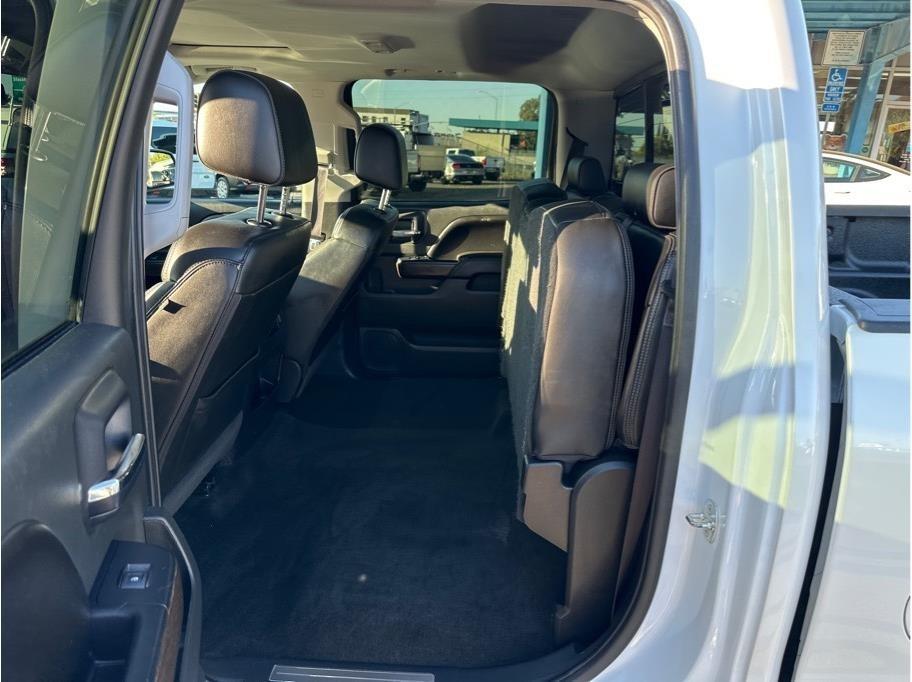 GMC Sierra 1500 Denali Crew Cab Long Box 4WD 2017