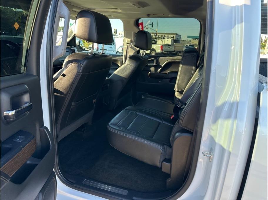 GMC Sierra 1500 Denali Crew Cab Long Box 4WD 2017