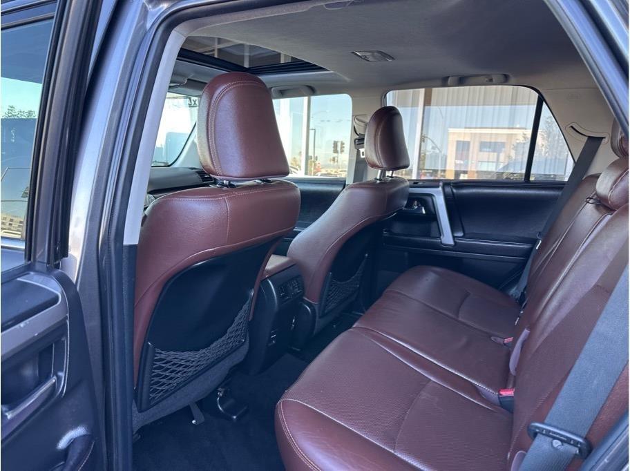 Toyota 4Runner Limited 4WD V6 2016