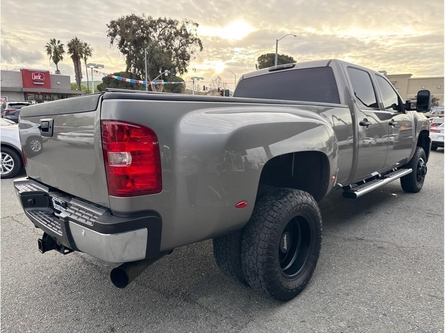 Chevrolet Silverado 3500HD LT Crew Cab 4WD 2013