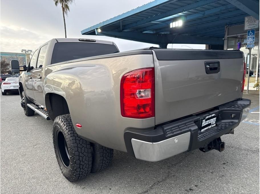 Chevrolet Silverado 3500HD LT Crew Cab 4WD 2013