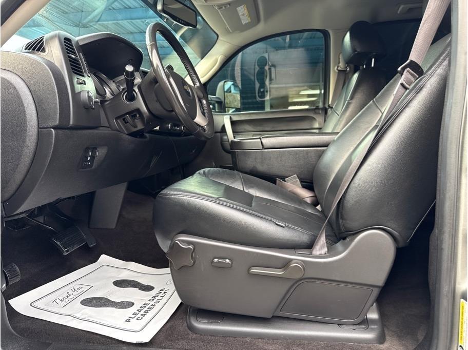 Chevrolet Silverado 3500HD LT Crew Cab 4WD 2013