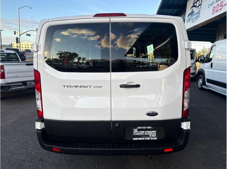 Ford Transit 250 Van 2024
