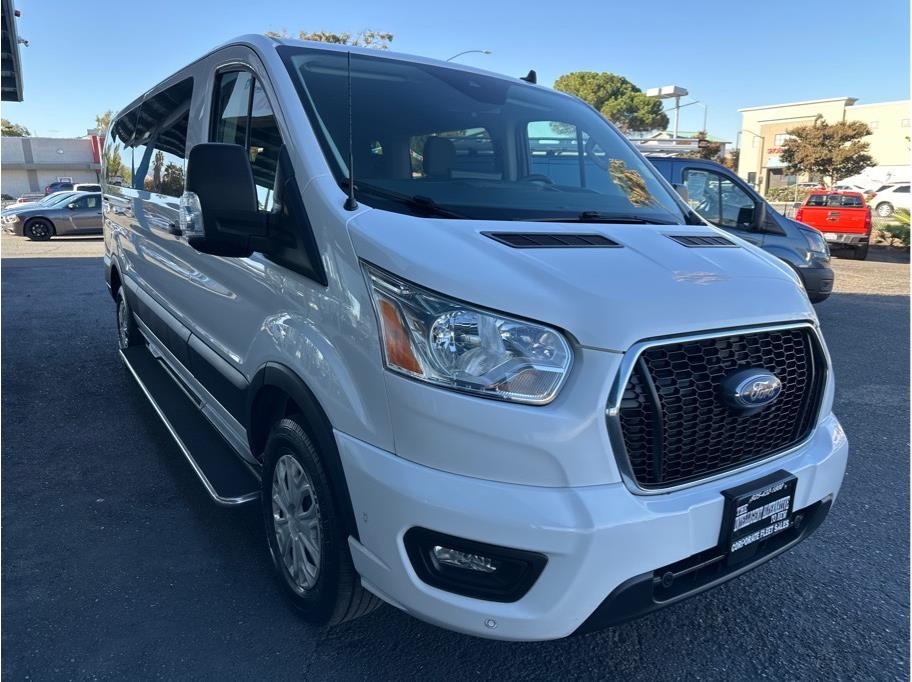 Ford Transit 350 Wagon Low Roof XLT w/Sliding Pass. 148-in. WB 2022 Ford Transit 350 Wagon Low Roof XLT w/Sliding Pass. 148-in. WB 2022