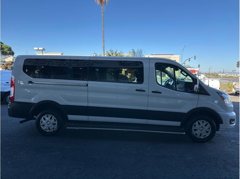 Ford Transit 350 Wagon Low Roof XLT w/Sliding Pass. 148-in. WB 2022 Ford Transit 350 Wagon Low Roof XLT w/Sliding Pass. 148-in. WB 2022