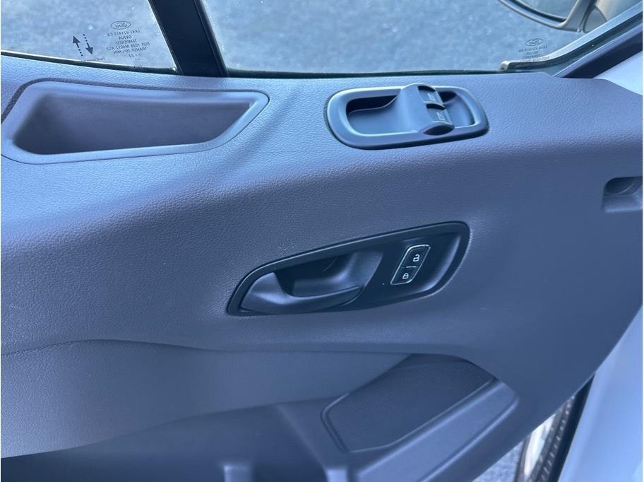 Ford Transit 350 Wagon Low Roof XLT w/Sliding Pass. 148-in. WB 2022 Ford Transit 350 Wagon Low Roof XLT w/Sliding Pass. 148-in. WB 2022