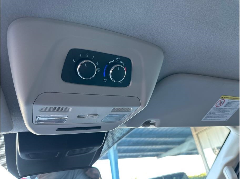 Ford Transit 350 Wagon Low Roof XLT w/Sliding Pass. 148-in. WB 2022 Ford Transit 350 Wagon Low Roof XLT w/Sliding Pass. 148-in. WB 2022