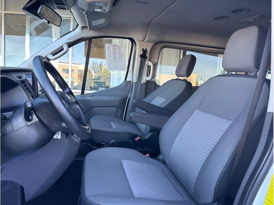 Ford Transit 350 Wagon Low Roof XLT w/Sliding Pass. 148-in. WB 2022 Ford Transit 350 Wagon Low Roof XLT w/Sliding Pass. 148-in. WB 2022