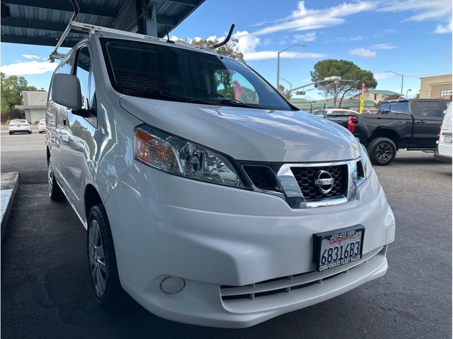 2020 Nissan NV200 SV photo 2