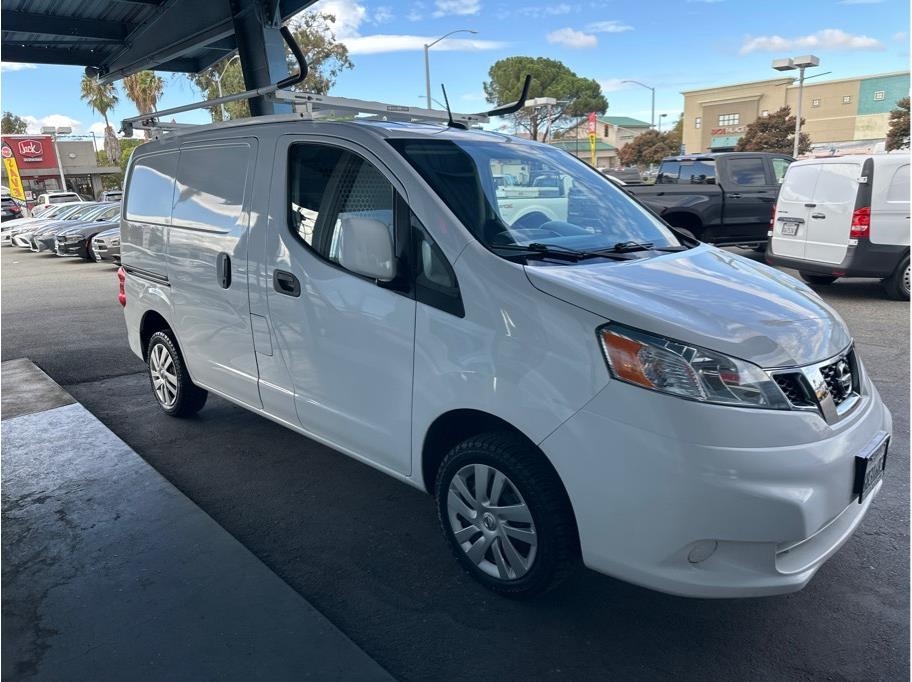 2020 Nissan NV200 SV photo 3