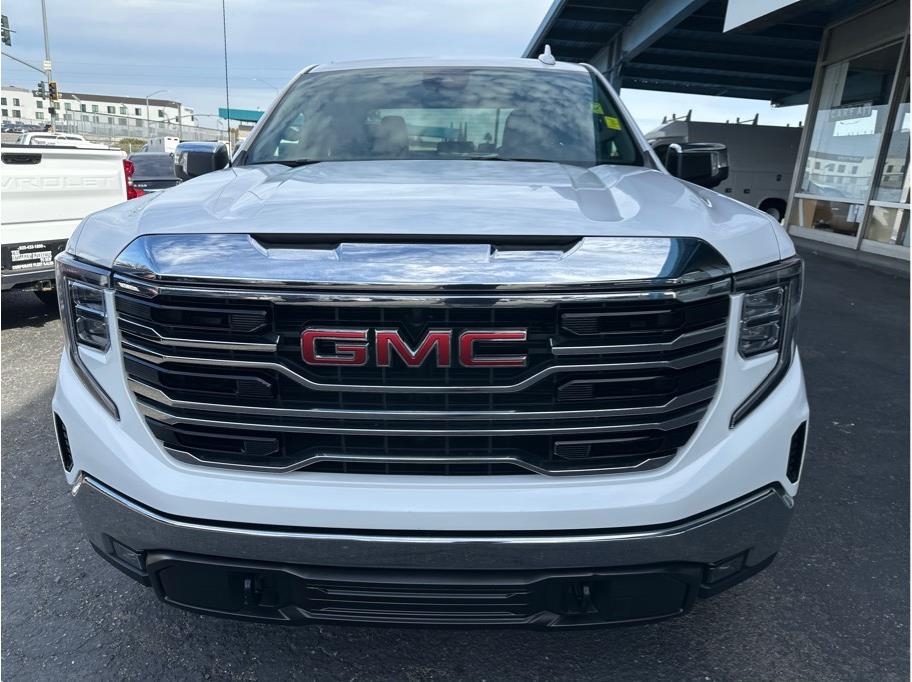 GMC Sierra 1500 SLT Crew Cab 2WD 2024