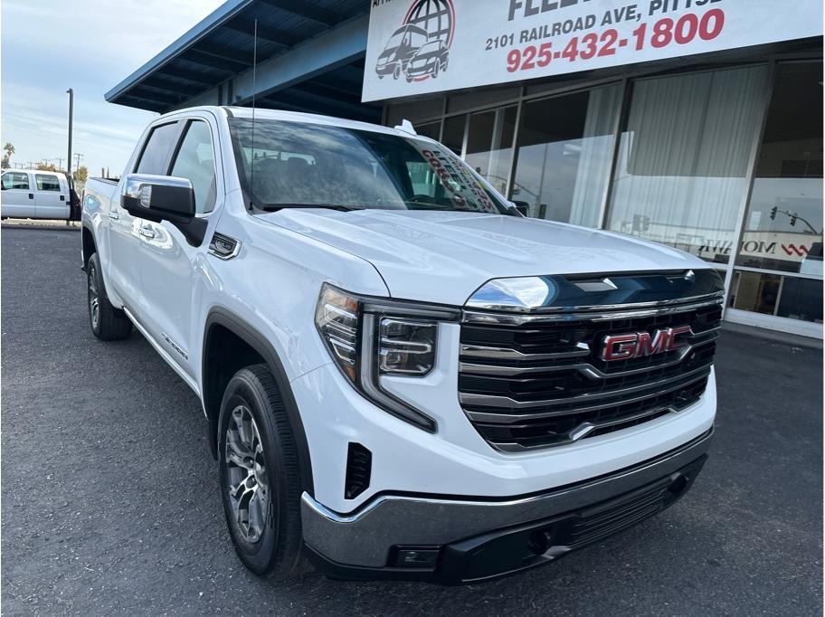 GMC Sierra 1500 SLT Crew Cab 2WD 2024