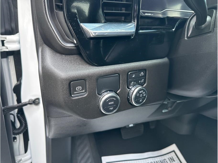 GMC Sierra 1500 SLT Crew Cab 2WD 2024