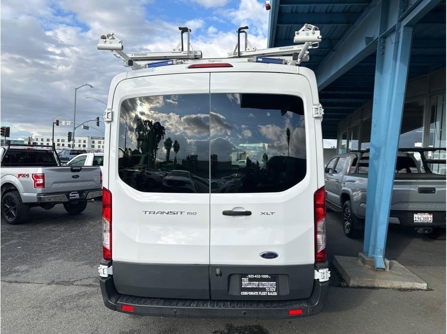 Ford Transit 150 Wagon Med. Roof XLT w/Sliding Pass. 130-in. WB 2016