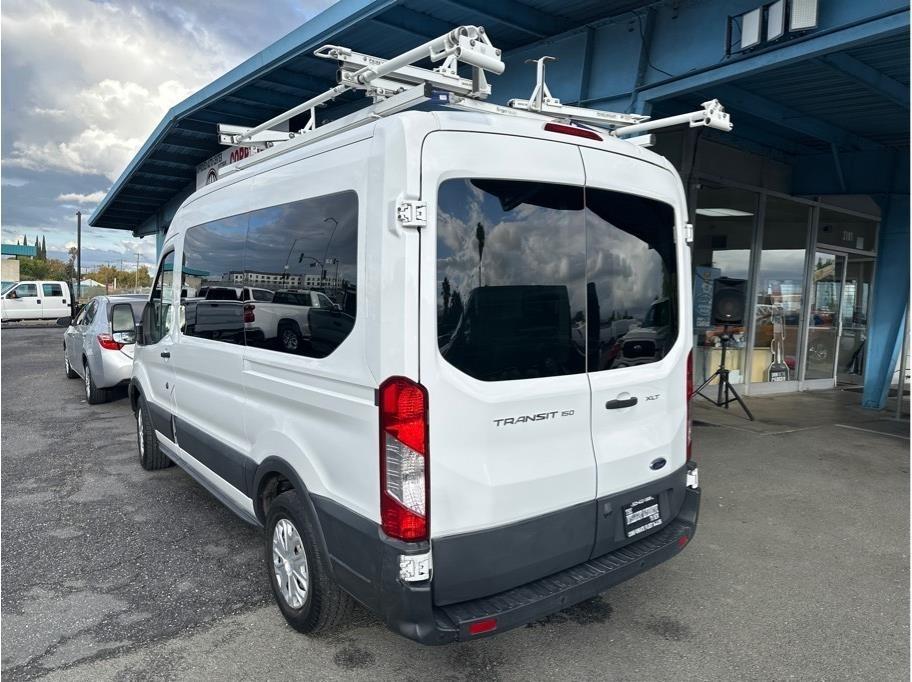 Ford Transit 150 Wagon Med. Roof XLT w/Sliding Pass. 130-in. WB 2016