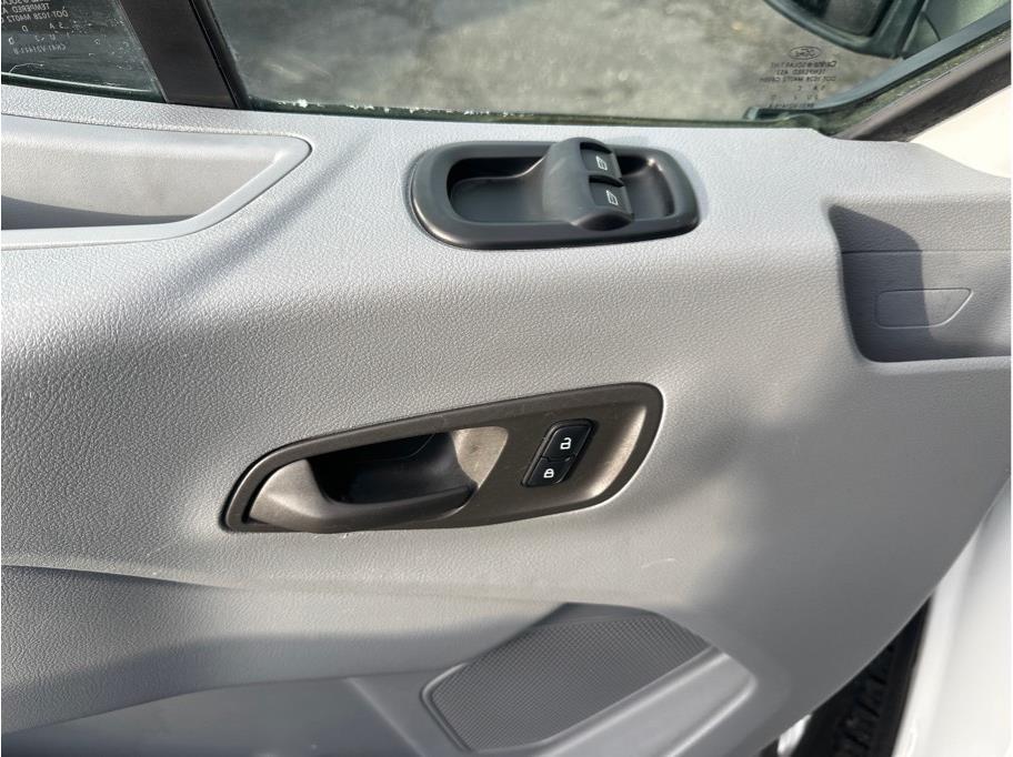 Ford Transit 150 Wagon Med. Roof XLT w/Sliding Pass. 130-in. WB 2016