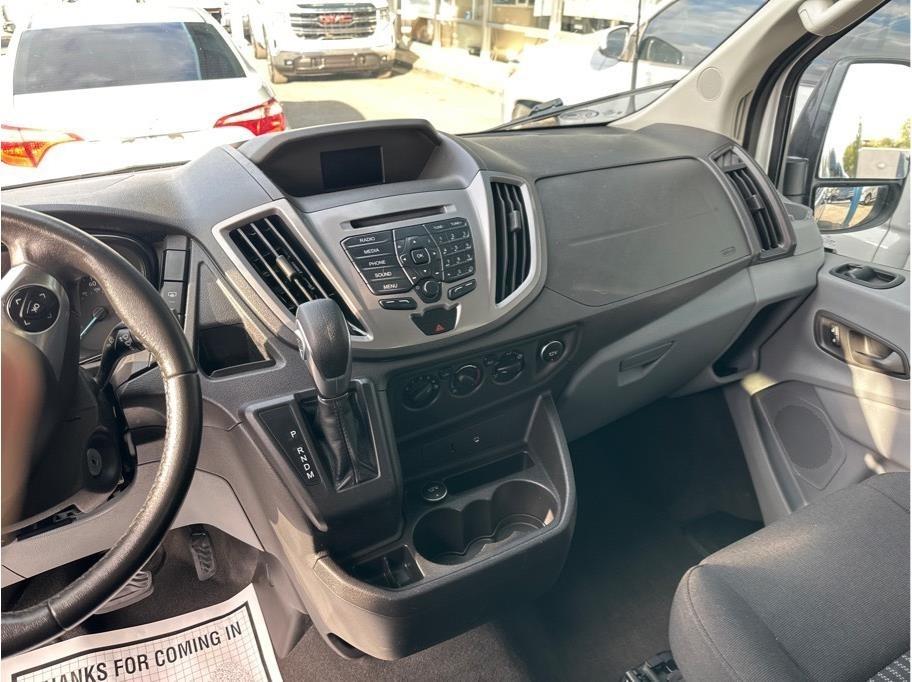 Ford Transit 150 Wagon Med. Roof XLT w/Sliding Pass. 130-in. WB 2016