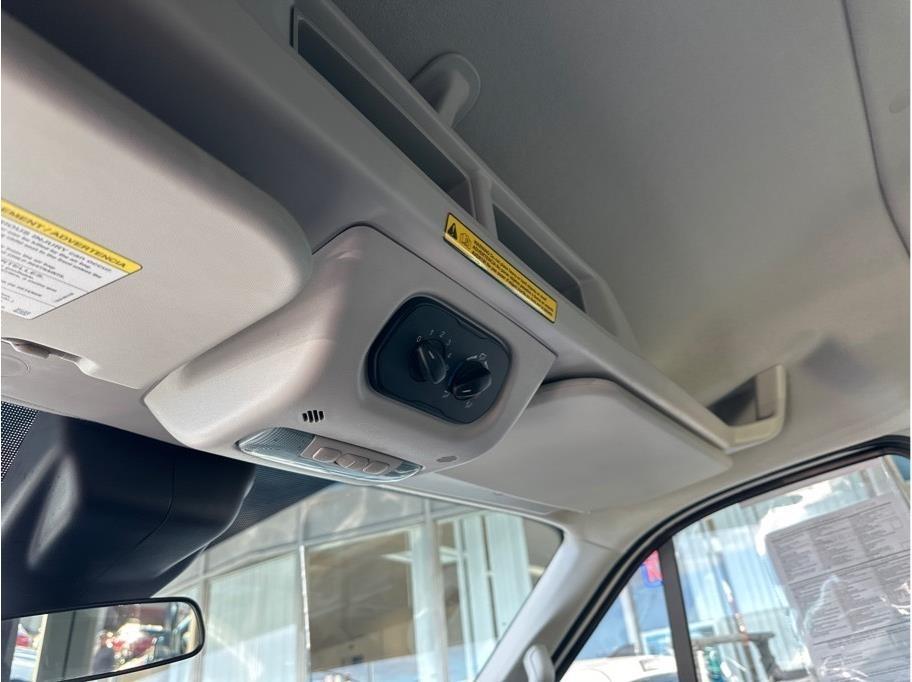 Ford Transit 150 Wagon Med. Roof XLT w/Sliding Pass. 130-in. WB 2016