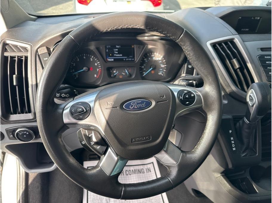 Ford Transit 150 Wagon Med. Roof XLT w/Sliding Pass. 130-in. WB 2016