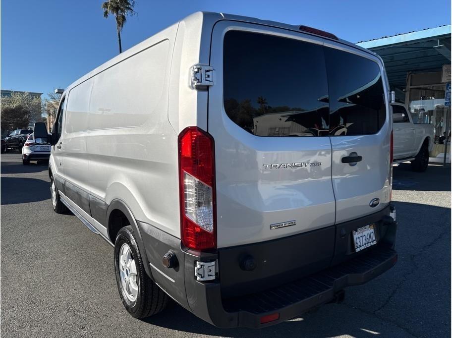 Ford Transit 250 Van Low Roof w/Sliding Pass. 148-in. WB 2017