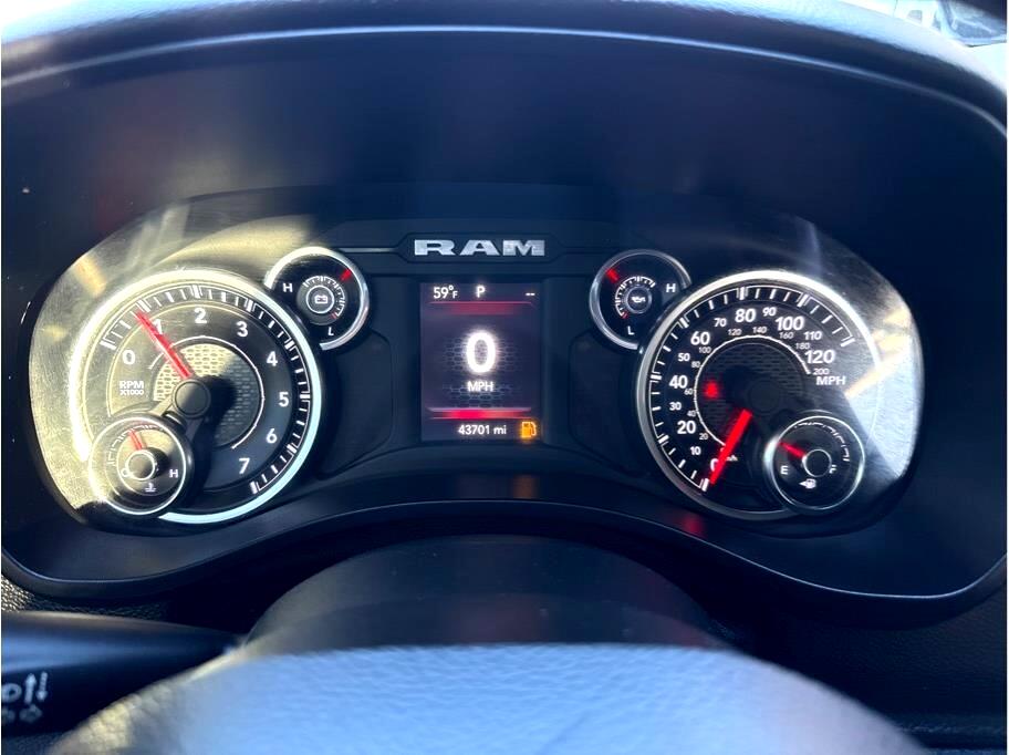 RAM 1500 Big Horn Quad Cab 2WD 2019