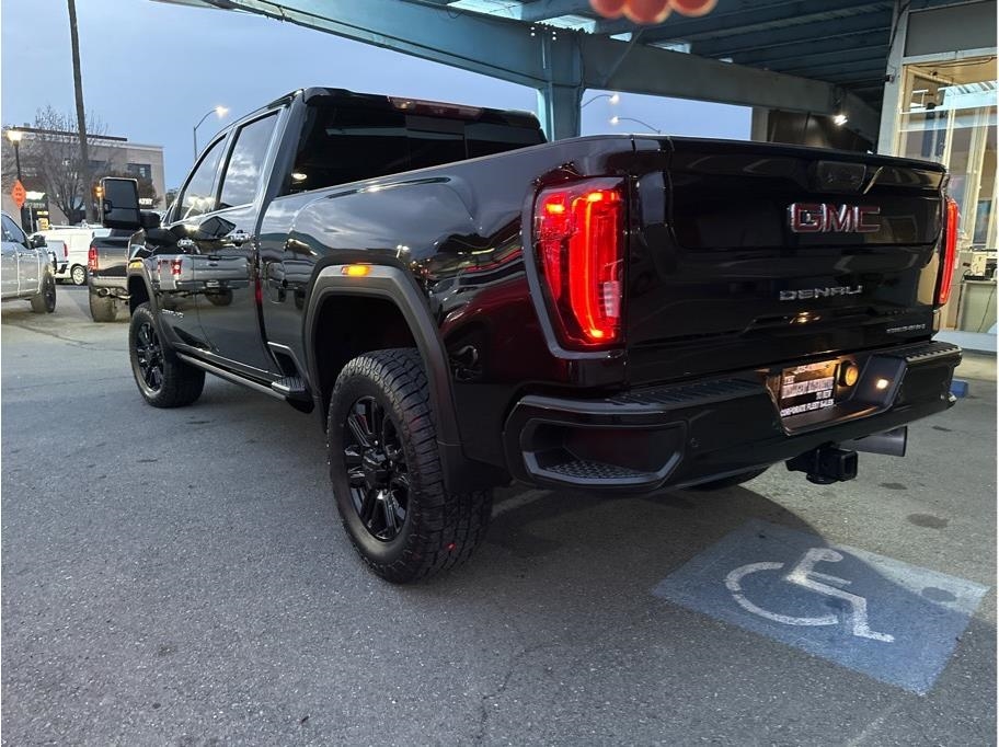 GMC Sierra 2500HD Denali Crew Cab 4WD 2021