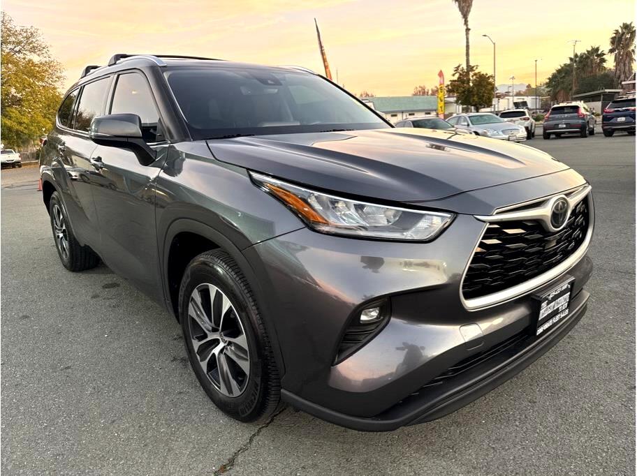 Toyota Highlander XLE Nav FWD V6 2020