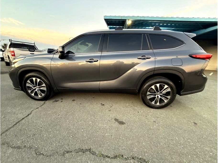 Toyota Highlander XLE Nav FWD V6 2020