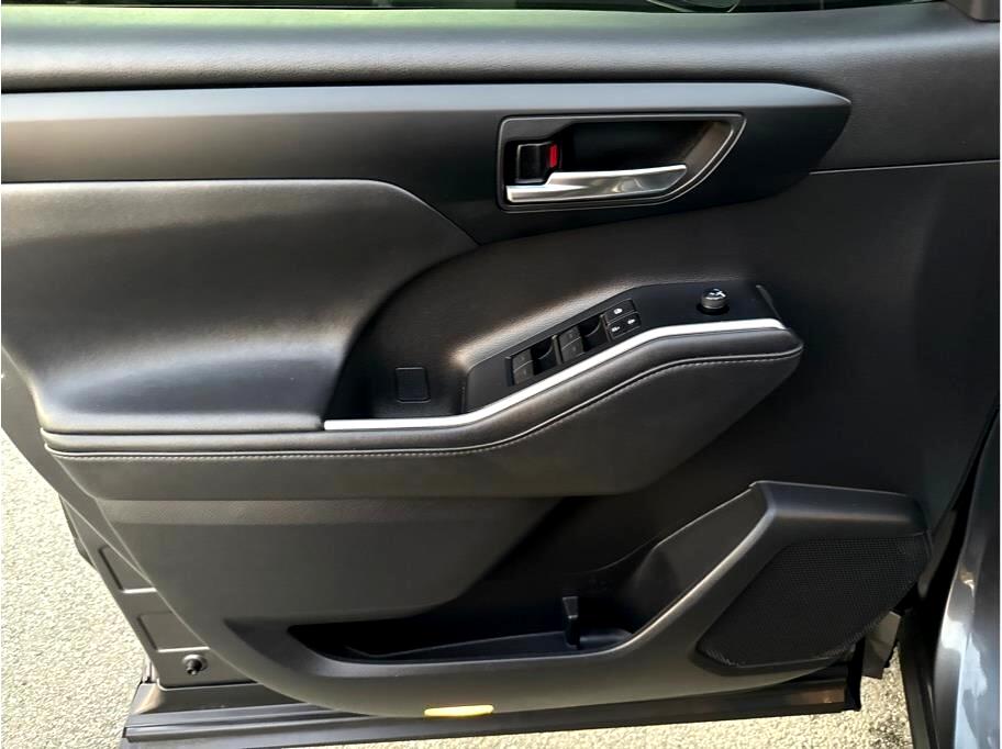 Toyota Highlander XLE Nav FWD V6 2020