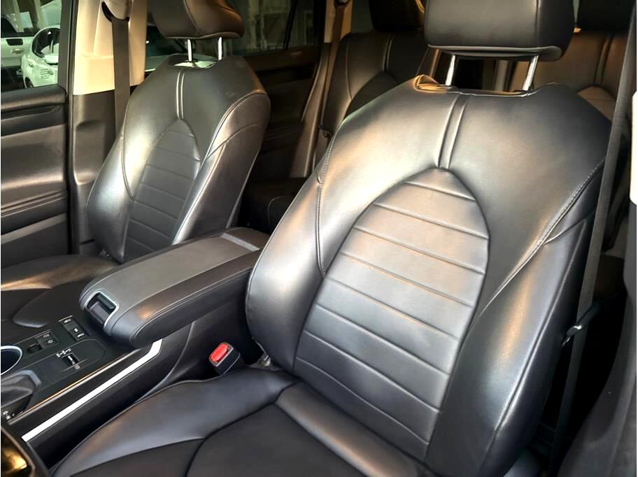 Toyota Highlander XLE Nav FWD V6 2020