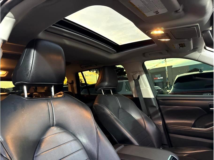 Toyota Highlander XLE Nav FWD V6 2020