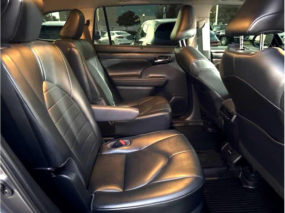 Toyota Highlander XLE Nav FWD V6 2020